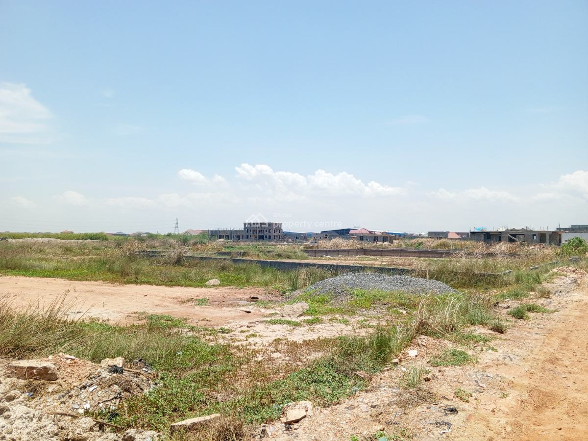 Family Living Half Plot in Tema Community 25, Cedar Court, Adom Estate Road, Community 25, Tema, Accra, Mixed-use Land for Sale