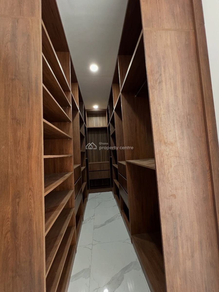 Executive  5 Bedroom, Sakumono, Tema, Accra, House for Sale