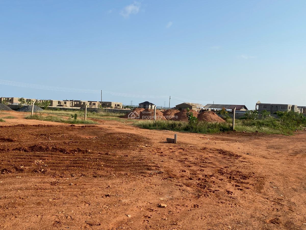 Build in Peace -- Half Plot with Full Utility Access in Tema C25, Devtraco Road, Community 25, Tema, Accra, Mixed-use Land for Sale