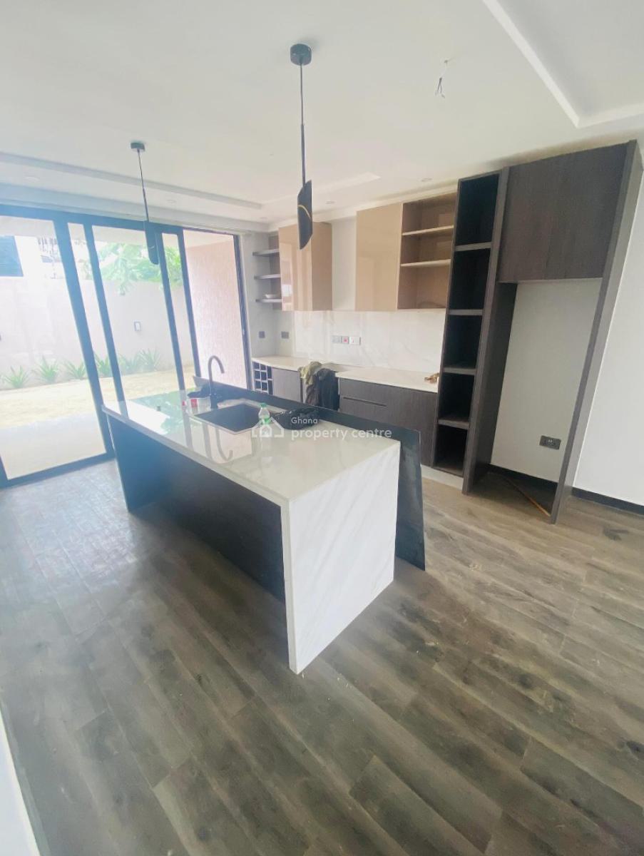 Executive 3 Bedrooms, Airport Residential Area, Accra, Townhouse for Rent