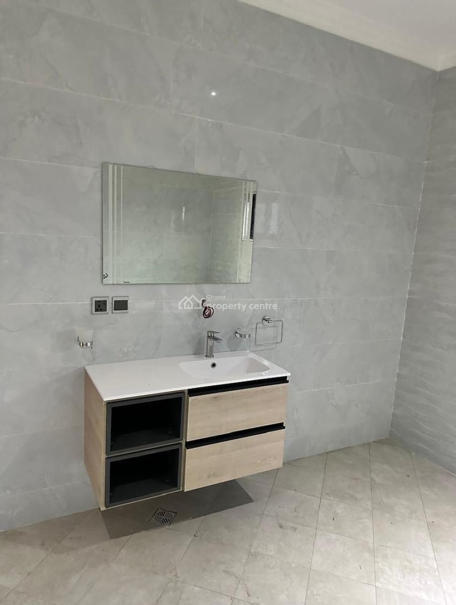 Executive Unfurnished 5 Bedroom, East Legon, Accra, Townhouse for Rent