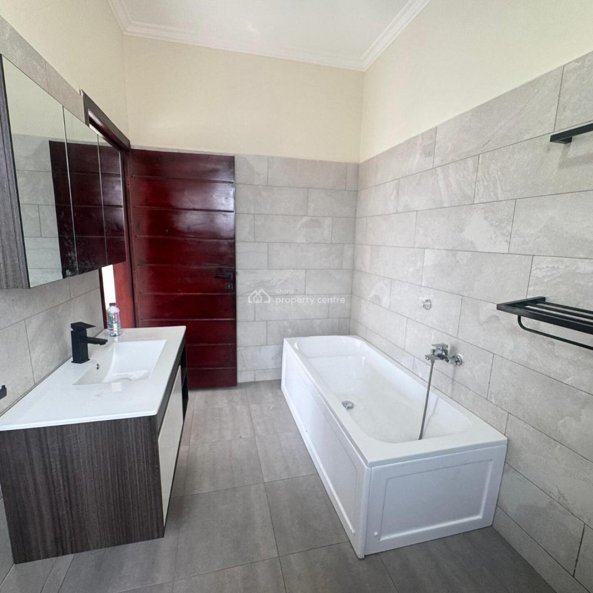 Executive 4 Bedroom, Accra Metropolitan, Accra, House for Rent