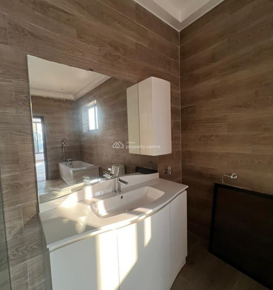 Executive 4 Ensuite Self Compound Bedroom, East Legon, Accra, House for Rent