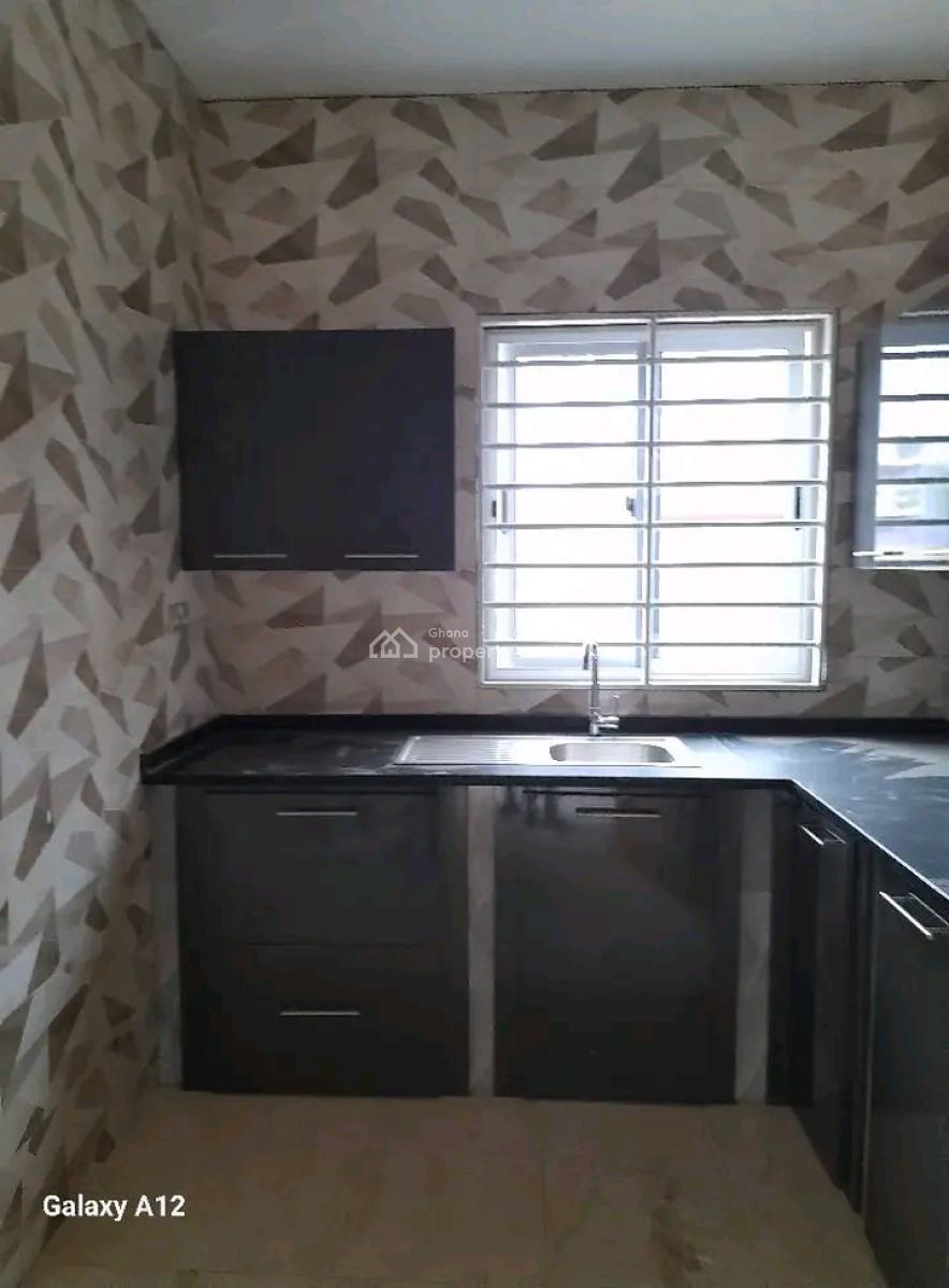 Neat 2bedroom Apartment @ Eadt Airport, East Airport, Airport Residential Area, Accra, Apartment for Rent