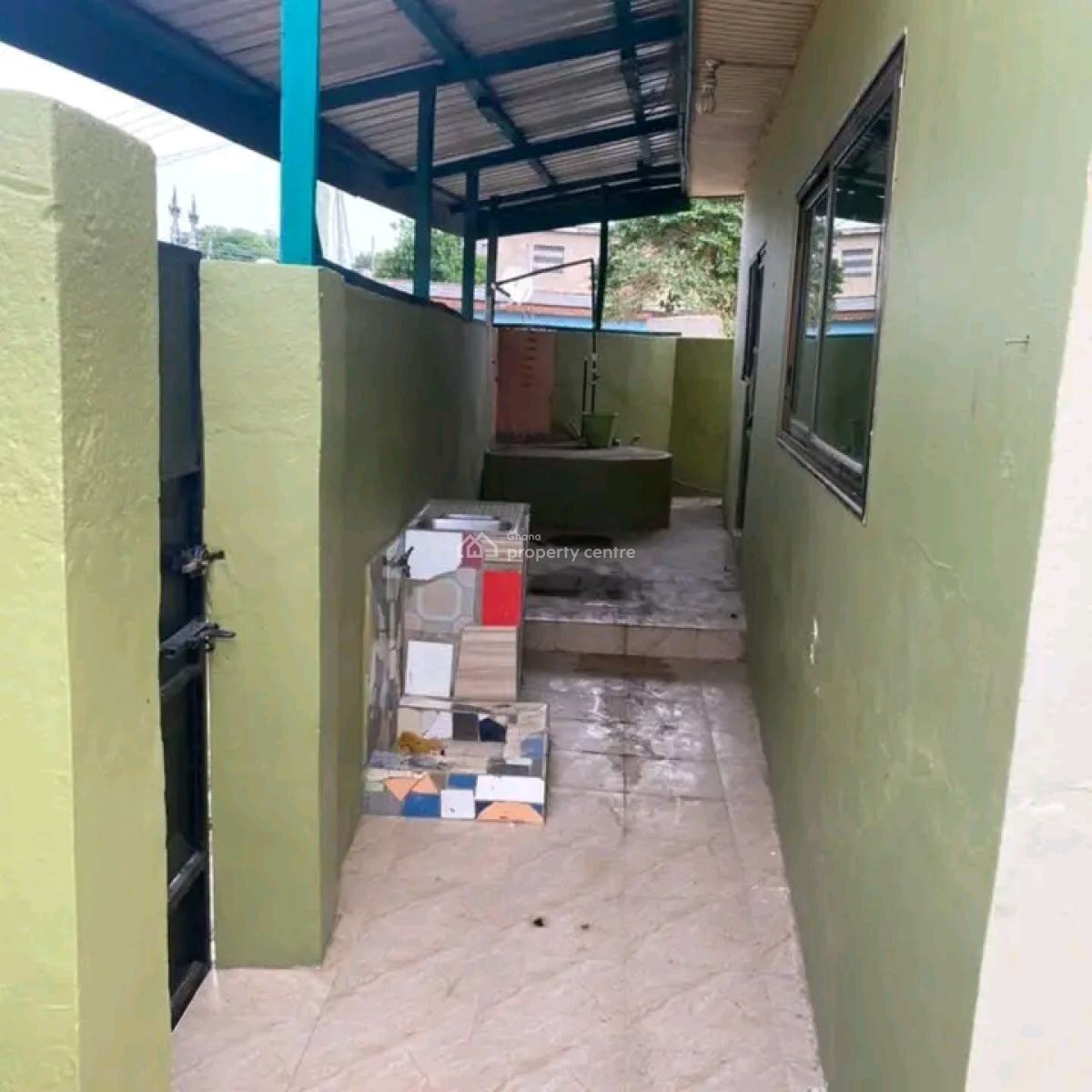 Decent 3bedroom House @ Achimota Neoplan, Neoplan, Achimota, Accra, House for Sale