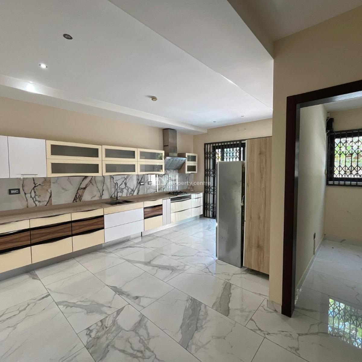 Executive Self Compound 4 Bedroom, East Legon, Accra, House for Rent