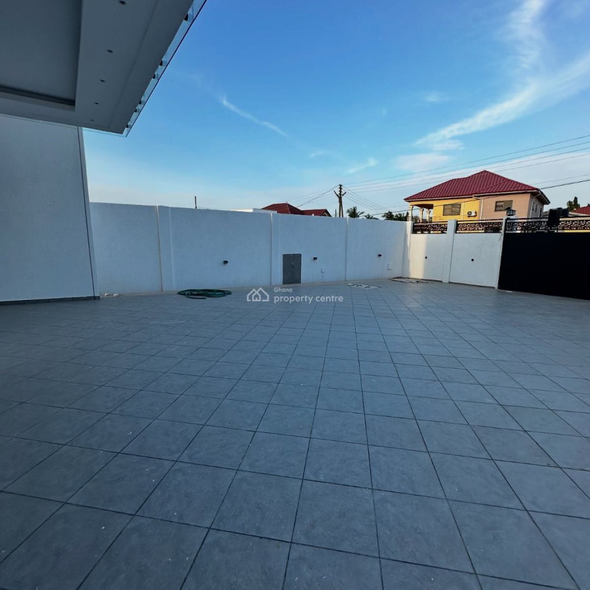 Executive 4  Bedrooms, Spintex, Accra, House for Sale