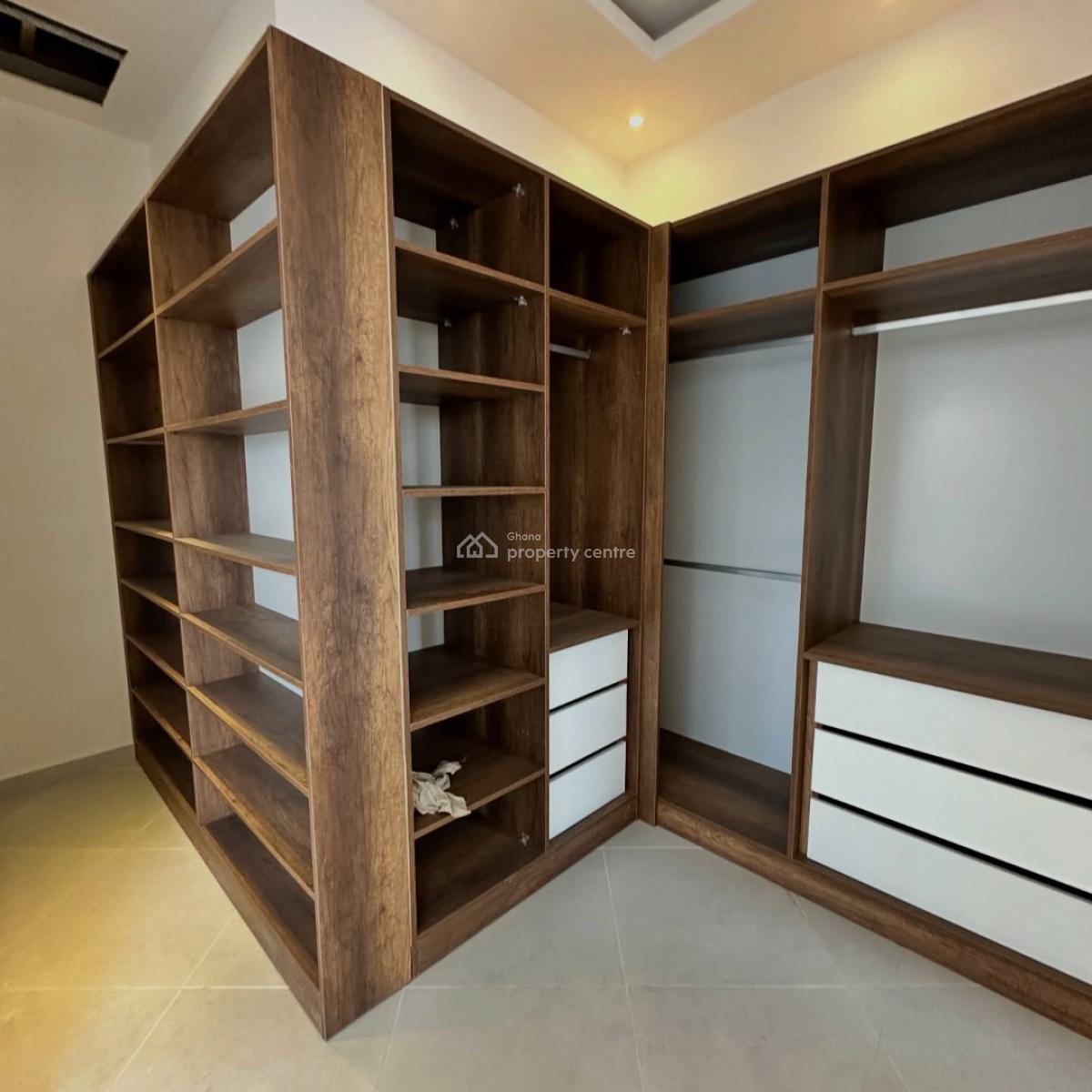 Executive 4  Bedrooms, Spintex, Accra, House for Sale