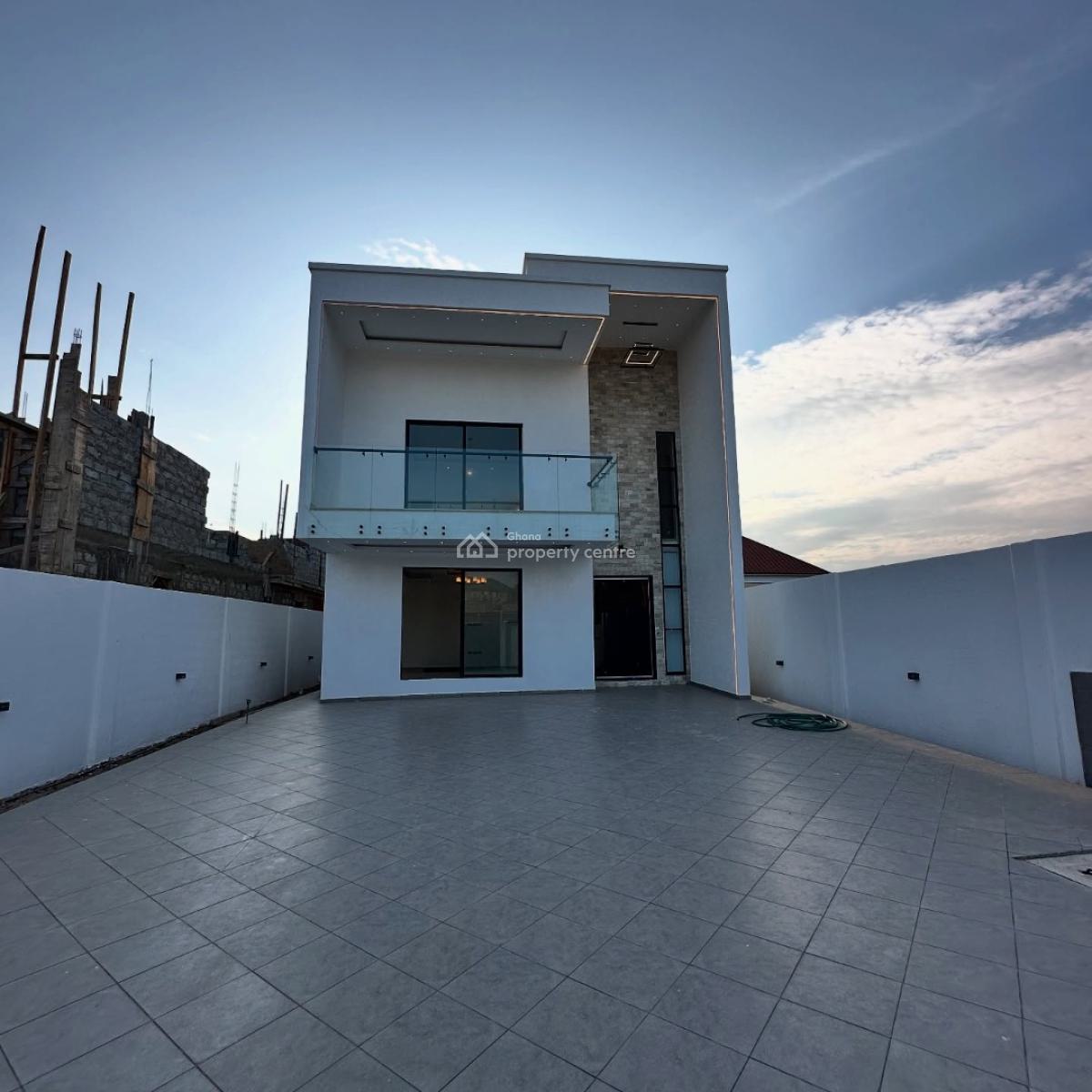 Executive 4  Bedrooms, Spintex, Accra, House for Sale