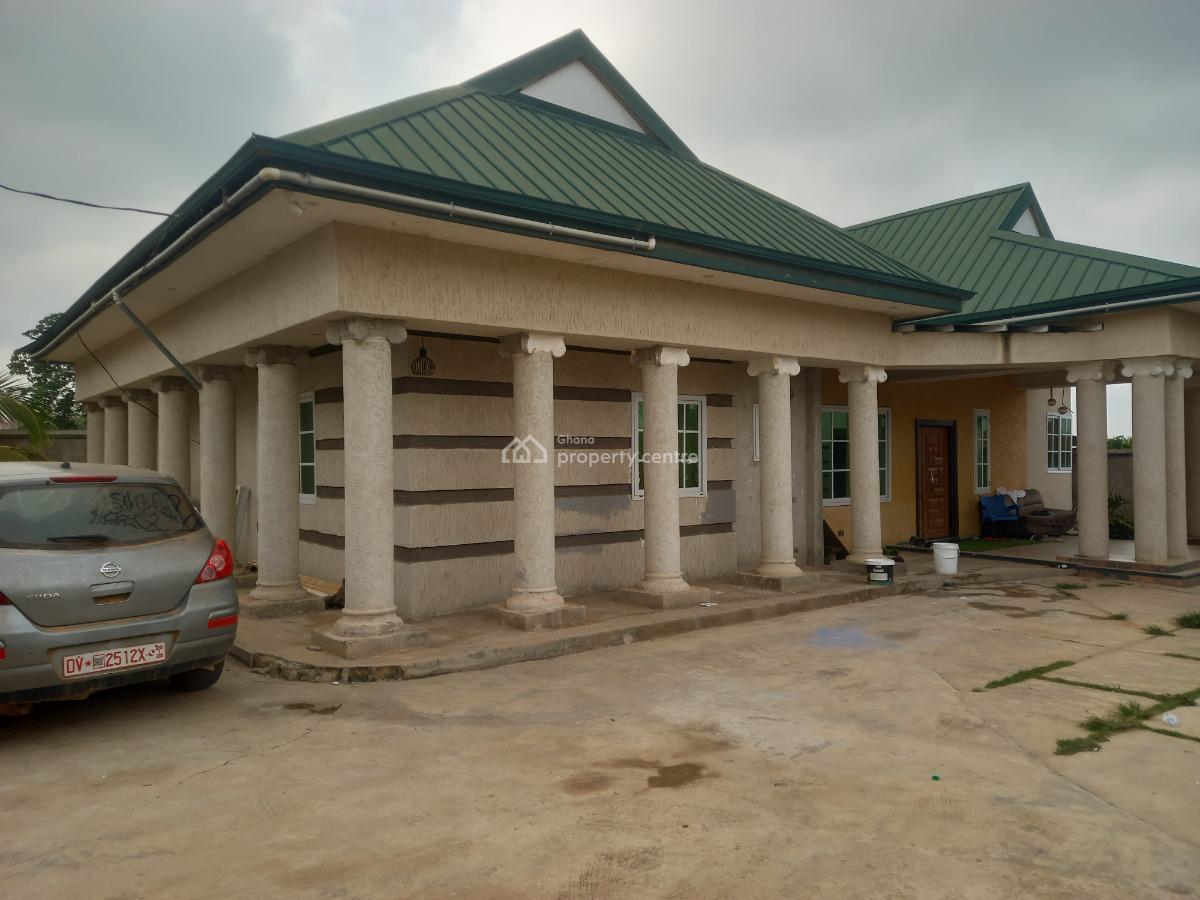4 Bedrooms, Antoa New Site, Near Main Road/highway, Kumasi Metropolitan, Ashanti, House for Sale