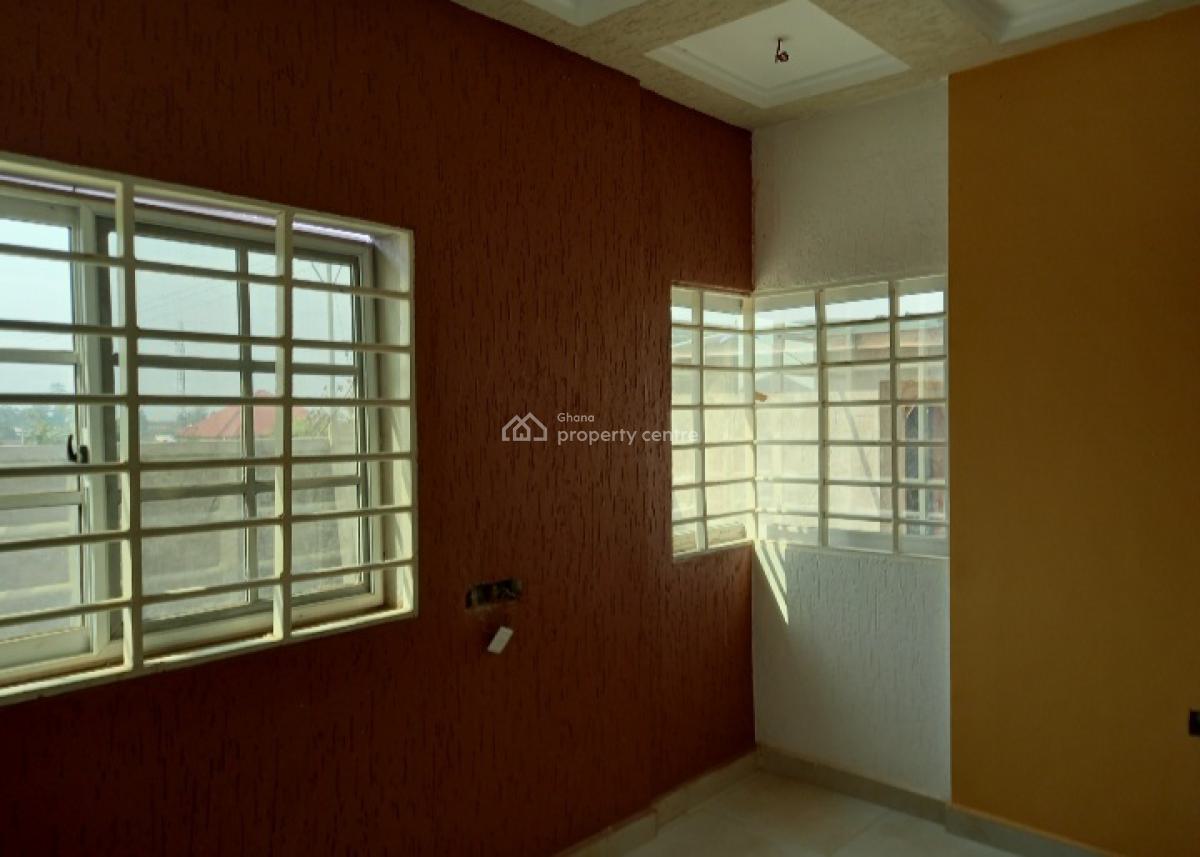 4 Bedrooms, Antoa New Site, Near Main Road/highway, Kumasi Metropolitan, Ashanti, House for Sale