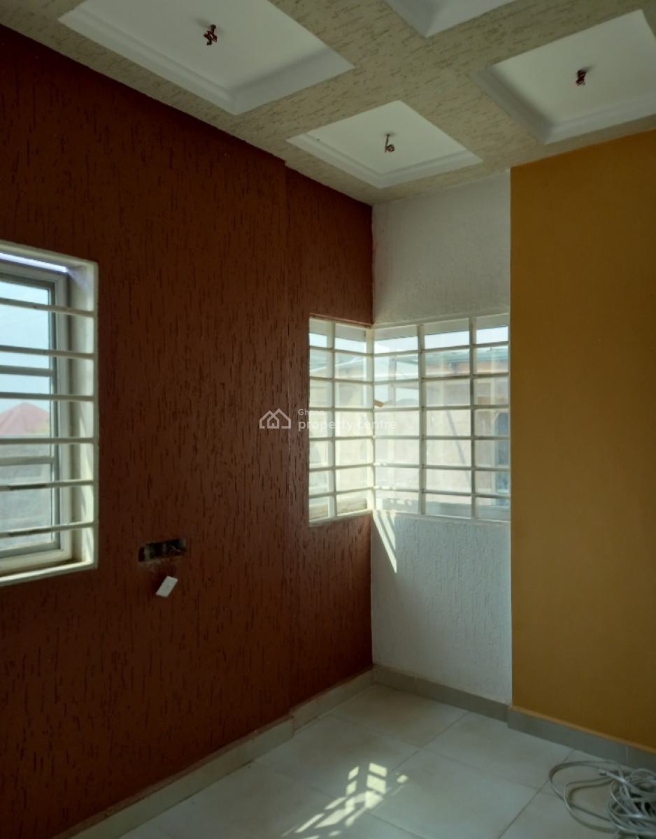 4 Bedrooms, Antoa New Site, Near Main Road/highway, Kumasi Metropolitan, Ashanti, House for Sale