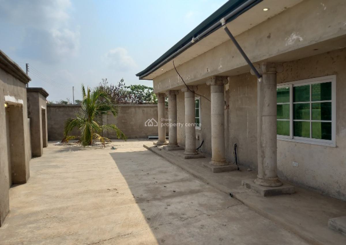 4 Bedrooms, Antoa New Site, Near Main Road/highway, Kumasi Metropolitan, Ashanti, House for Sale