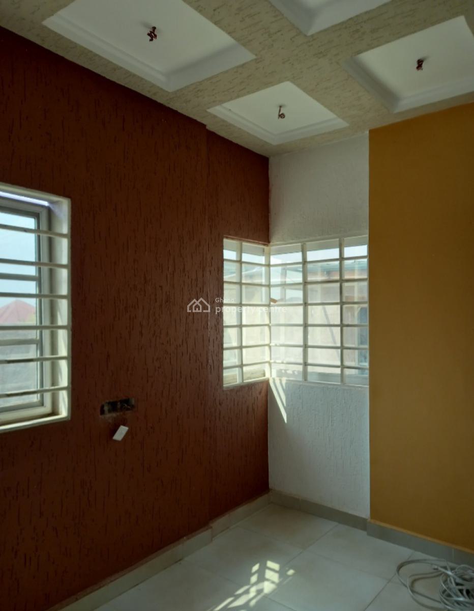 4 Bedrooms, Antoa New Site, Near Main Road/highway, Kumasi Metropolitan, Ashanti, House for Sale