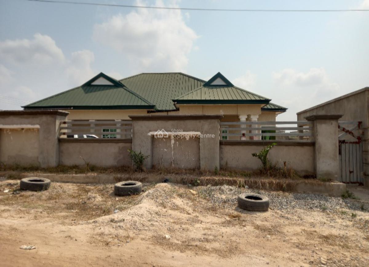 4 Bedrooms, Antoa New Site, Near Main Road/highway, Kumasi Metropolitan, Ashanti, House for Sale