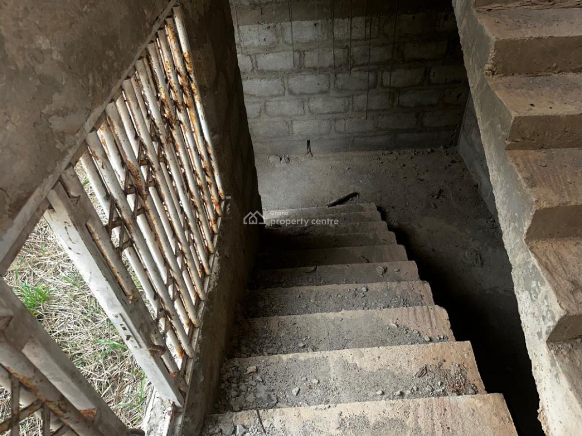 Uncompleted House in Takoradi, Takoradi, Sekondi-takoradi, Western Region, House for Sale