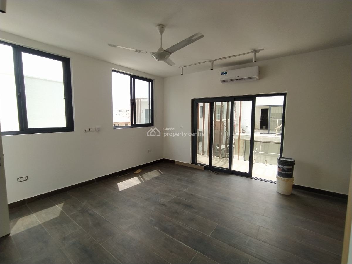 4 Bedroom Townhouse + 1 Bed Quarters, Tse Addo, Accra, Semi-detached Duplex for Rent