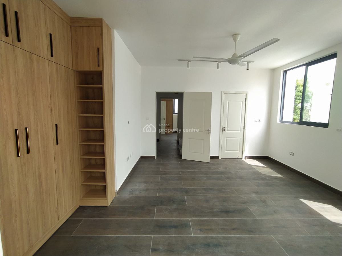 4 Bedroom Townhouse + 1 Bed Quarters, Tse Addo, Accra, Semi-detached Duplex for Rent