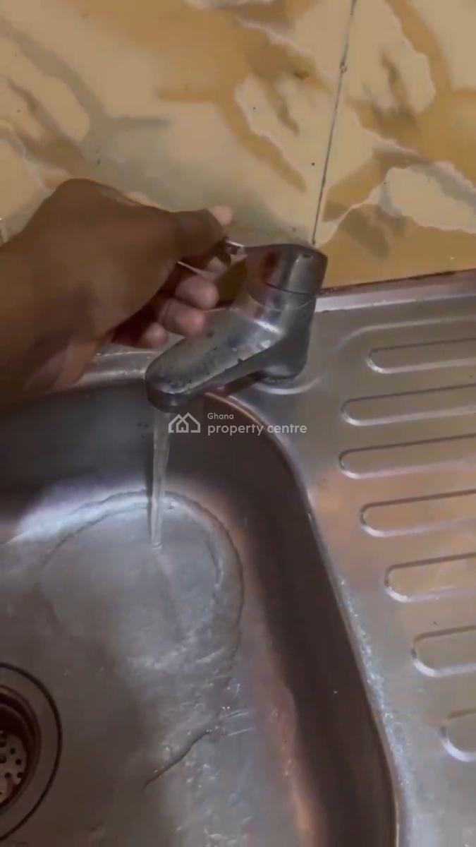 Chamber and Hall Sc, Ritz, La Nkwantanang Madina Municipal, Accra, Apartment for Rent
