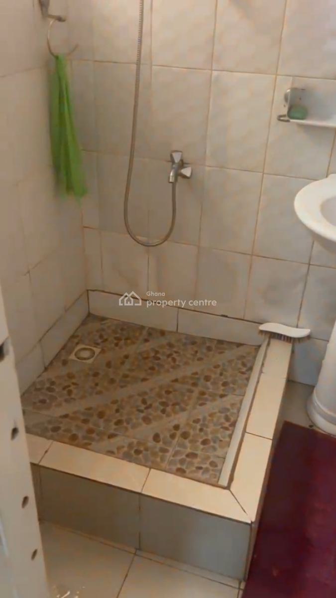 Chamber and Hall Sc, Ritz, La Nkwantanang Madina Municipal, Accra, Apartment for Rent