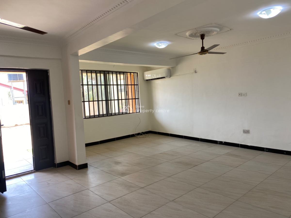 3 Bedroom Terraced Duplex in a Gated Community, Mahama Road, East Airport, Airport Residential Area, Accra, Terraced Duplex for Rent