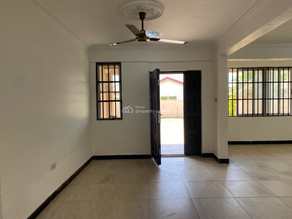 3 Bedroom Terraced Duplex in a Gated Community, Mahama Road, East Airport, Airport Residential Area, Accra, Terraced Duplex for Rent
