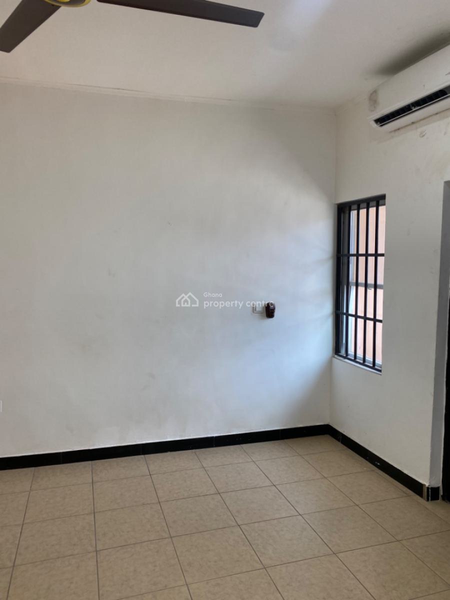 3 Bedroom Terraced Duplex in a Gated Community, Mahama Road, East Airport, Airport Residential Area, Accra, Terraced Duplex for Rent