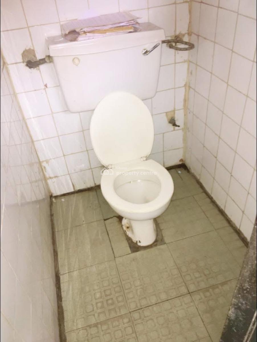 Nice Single Room, Melcom Shopping Mall, Labadi-aborm, Accra, Apartment for Rent
