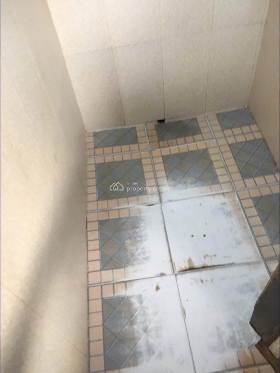 Nice Single Room, Melcom Shopping Mall, Labadi-aborm, Accra, Apartment for Rent