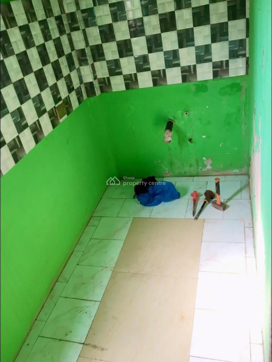 Nice Single Room Self Contained with Pop Ceiling, La Beach Road, Labadi-aborm, Accra, Single Room Self Contained for Rent