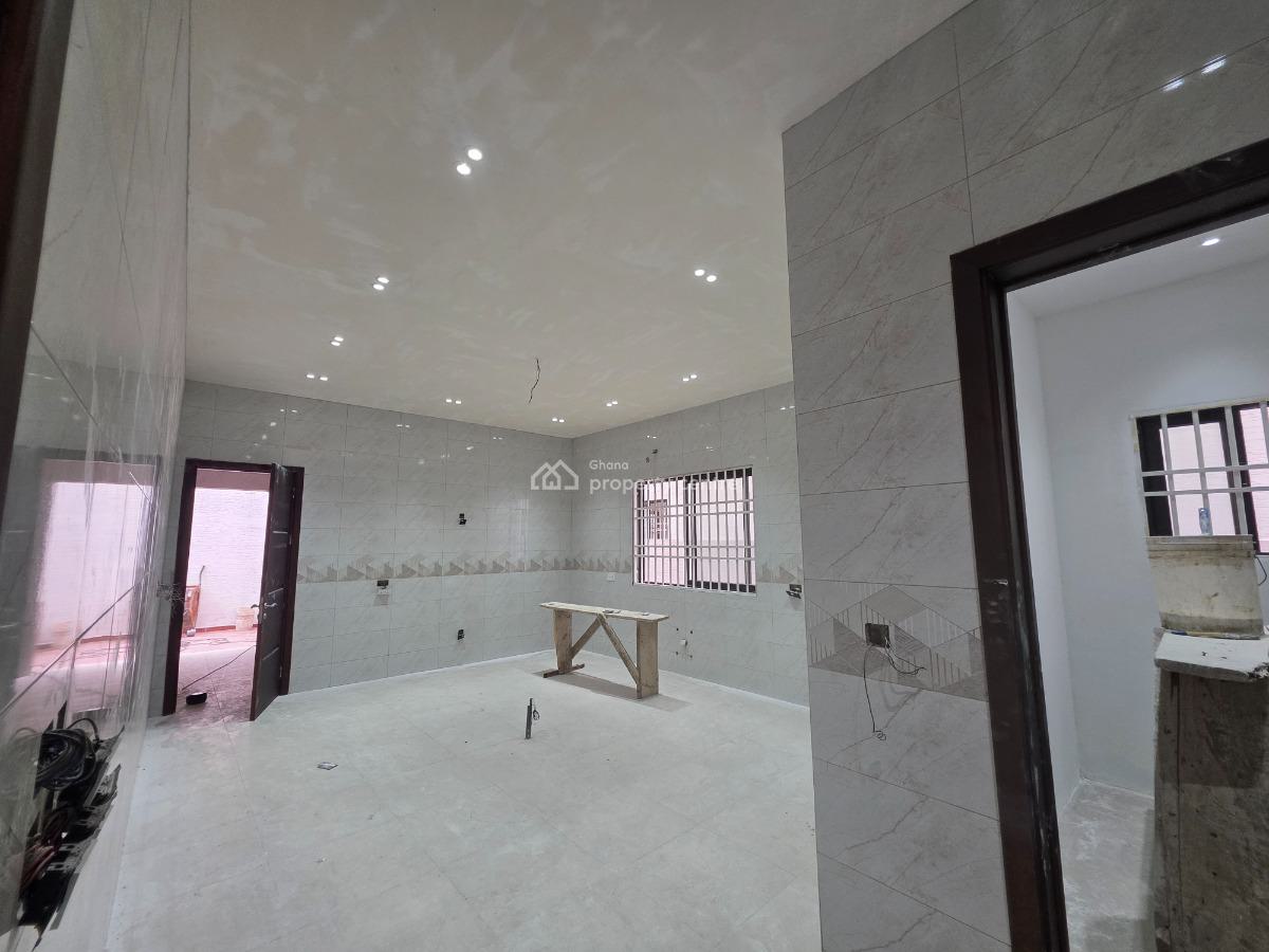 6 Bedroom House with a Boys Quarters and a Swimming Pool at Trasacco, Trasacco, Accra Metropolitan, Accra, House for Sale