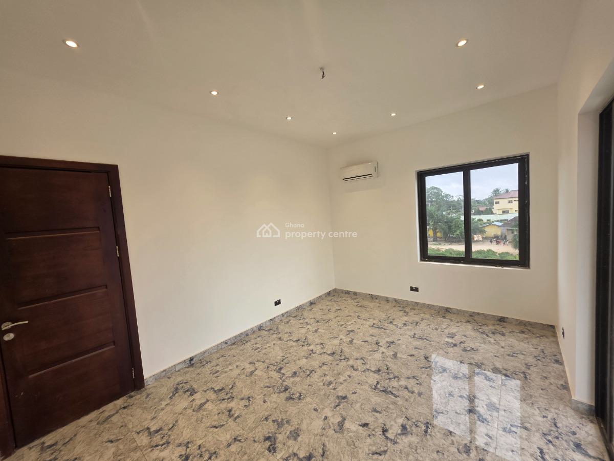 6 Bedroom House with a Boys Quarters and a Swimming Pool at Trasacco, Trasacco, Accra Metropolitan, Accra, House for Sale
