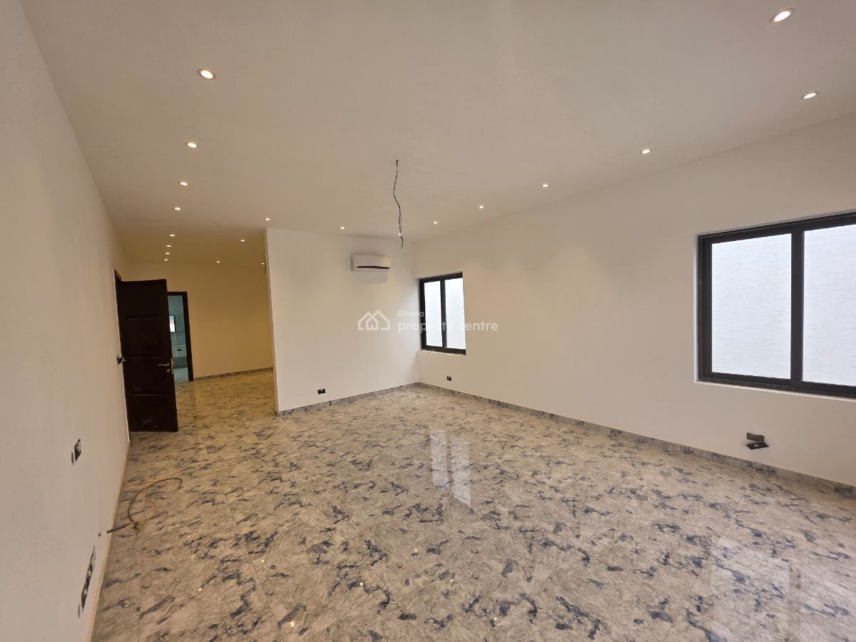 6 Bedroom House with a Boys Quarters and a Swimming Pool at Trasacco, Trasacco, Accra Metropolitan, Accra, House for Sale
