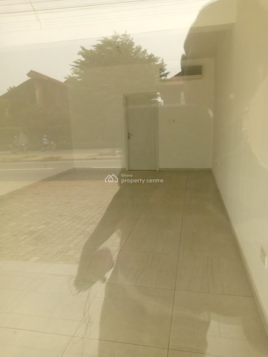 Roadside Office Space @ East Legon, Boundaries Road, East Legon, Accra, Shop for Rent