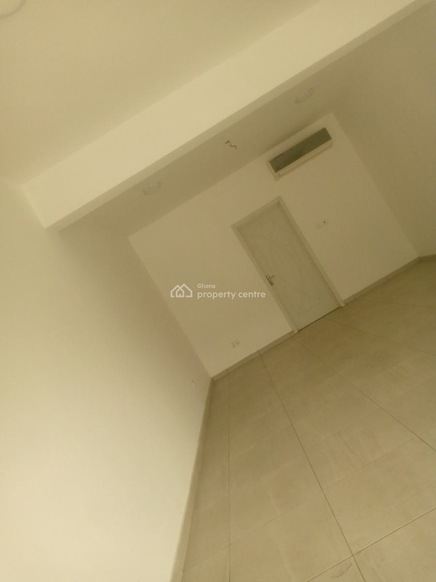 Roadside Office Space @ East Legon, Boundaries Road, East Legon, Accra, Shop for Rent
