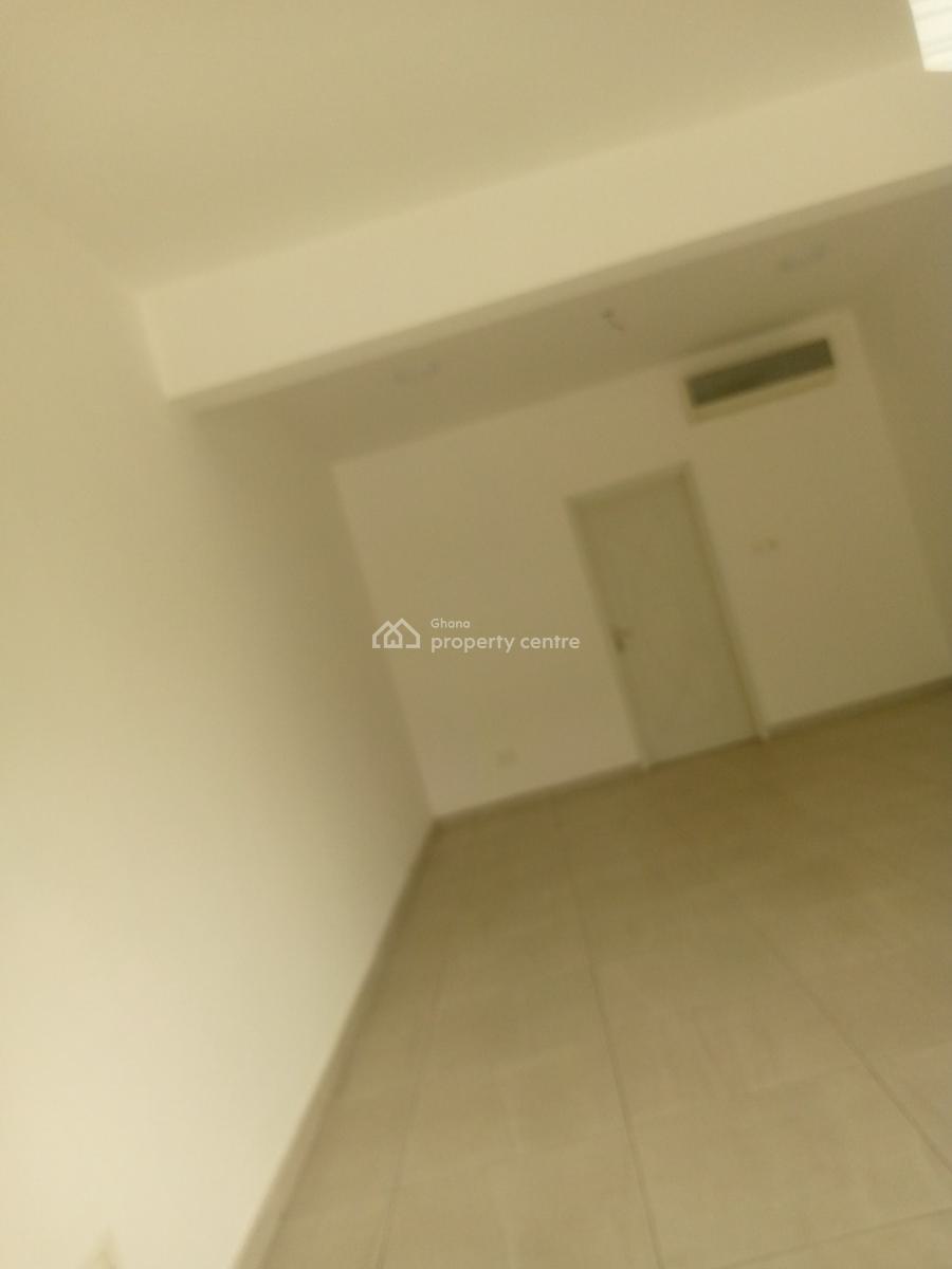 Roadside Office Space @ East Legon, Boundaries Road, East Legon, Accra, Shop for Rent