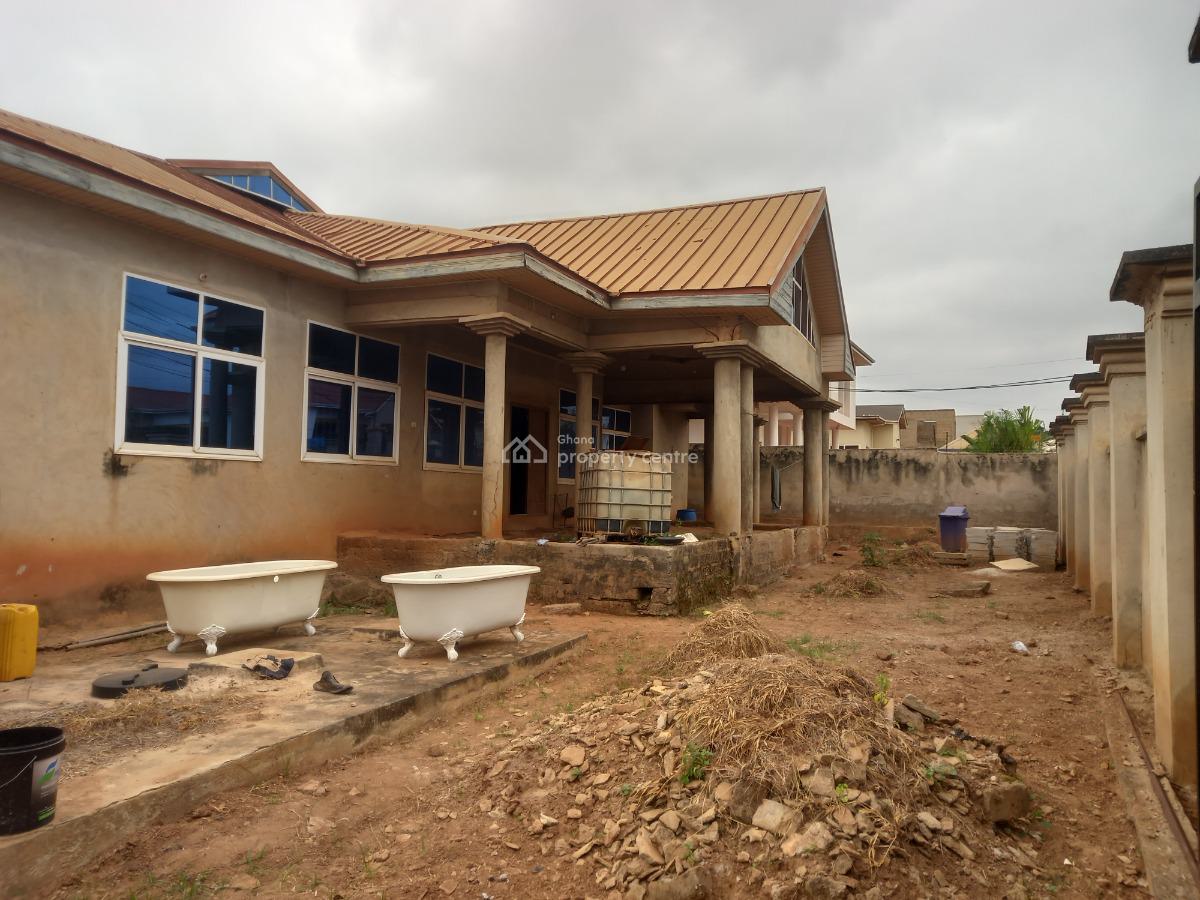4 Bedrooms, Atasemaso Konkromoase, Kumasi Metropolitan, Ashanti, House for Sale