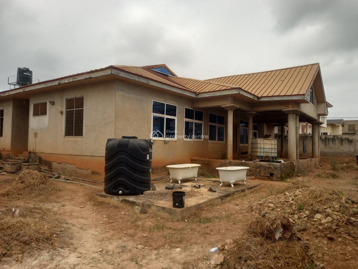 4 Bedrooms, Atasemaso Konkromoase, Kumasi Metropolitan, Ashanti, House for Sale