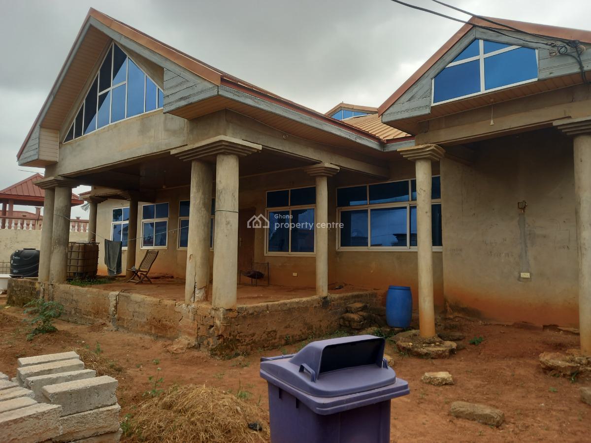4 Bedrooms, Atasemaso Konkromoase, Kumasi Metropolitan, Ashanti, House for Sale
