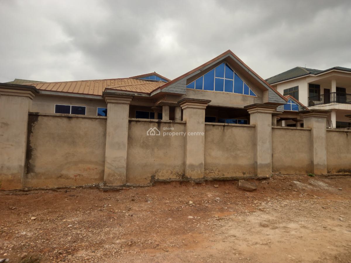 4 Bedrooms, Atasemaso Konkromoase, Kumasi Metropolitan, Ashanti, House for Sale