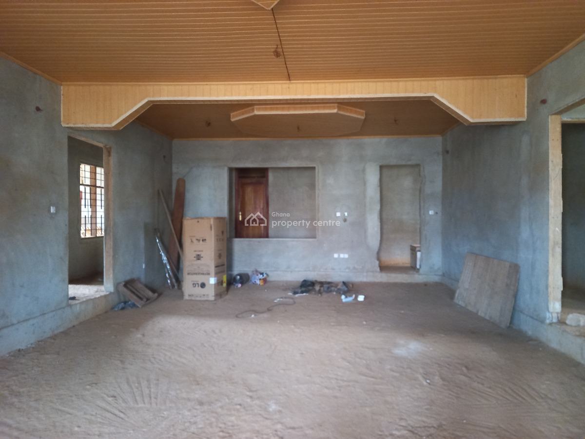 4 Bedrooms, Atasemaso Konkromoase, Kumasi Metropolitan, Ashanti, House for Sale