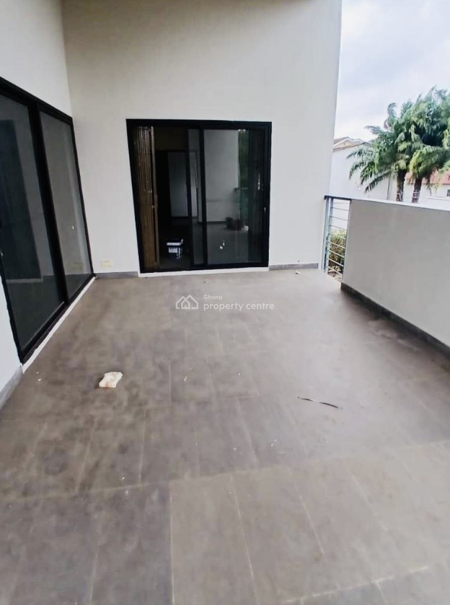 Osu 10 Bedrooms, Oxfords Street, Osu, Accra, House for Rent