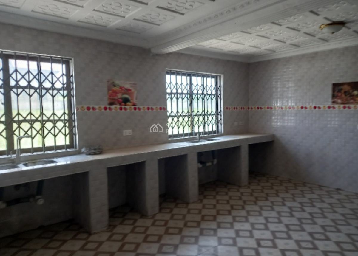12 Bedrooms  for Hotel/ Guest House ( on  5 Plots), Adako Jachie, on Tech Ejisu Road., Kumasi Metropolitan, Ashanti, Commercial Property for Sale