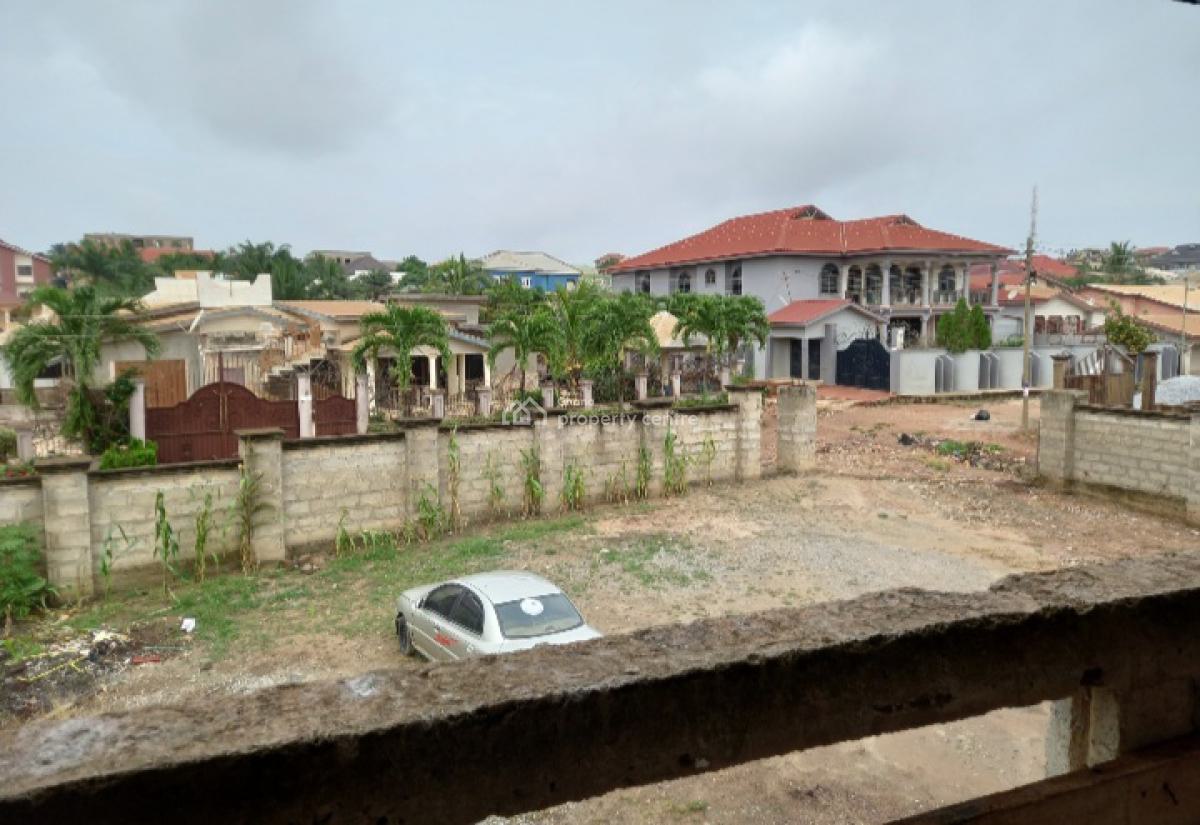 10 Bedrooms, Kotwi, on Santasi Road., Kumasi Metropolitan, Ashanti, House for Sale