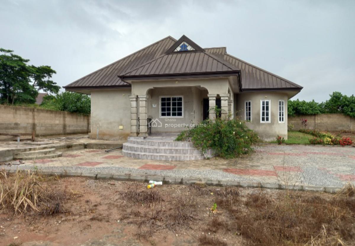 3 Bedrooms  on ( 4 Plots, 1 Acre Land)., Ejisu Onwe., Ejisu-juaben Municipal, Ashanti, House for Sale
