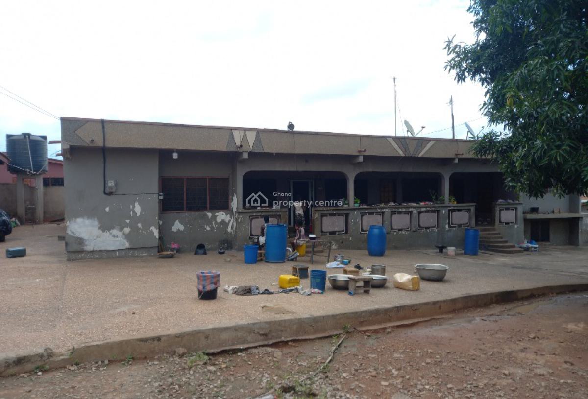 12 Bedrooms  ( Plot Size  170*150) Feet., Tafo Ahenbrono., Kumasi Metropolitan, Ashanti, House for Sale