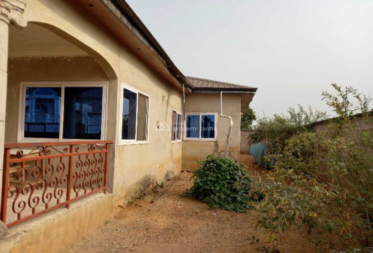 5 Bedrooms, Sokoban Apaaso, on Ahodwo Sokoban Road., Kumasi Metropolitan, Ashanti, House for Sale