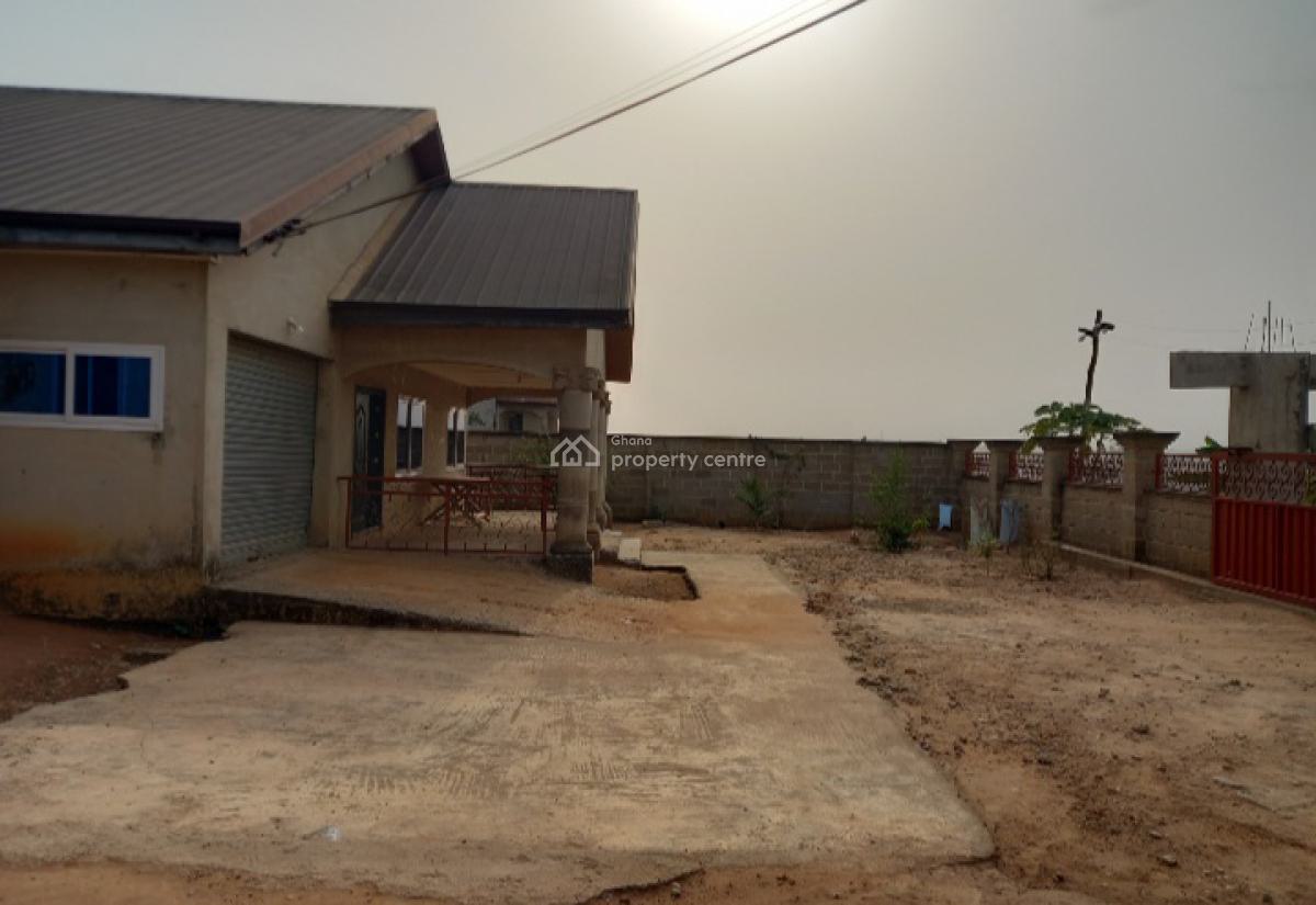 5 Bedrooms, Sokoban Apaaso, on Ahodwo Sokoban Road., Kumasi Metropolitan, Ashanti, House for Sale