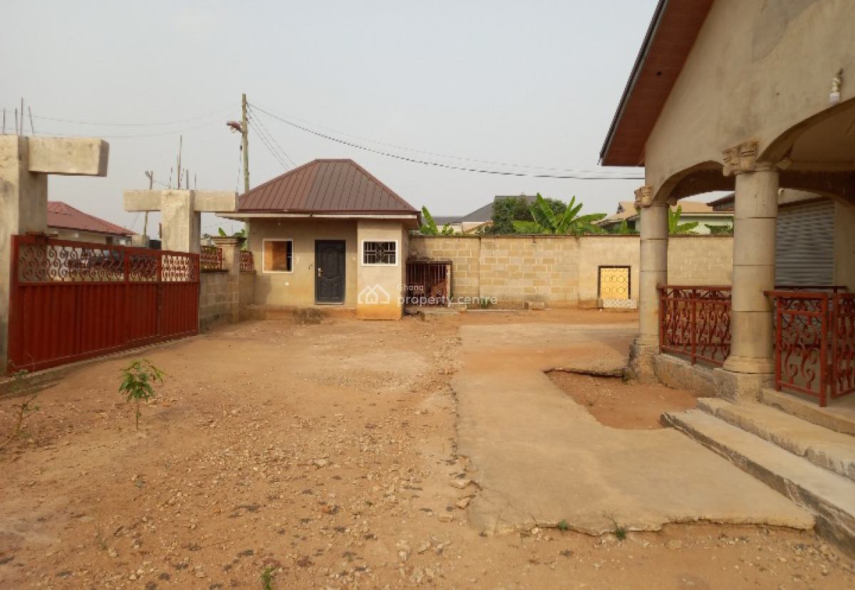 5 Bedrooms, Sokoban Apaaso, on Ahodwo Sokoban Road., Kumasi Metropolitan, Ashanti, House for Sale