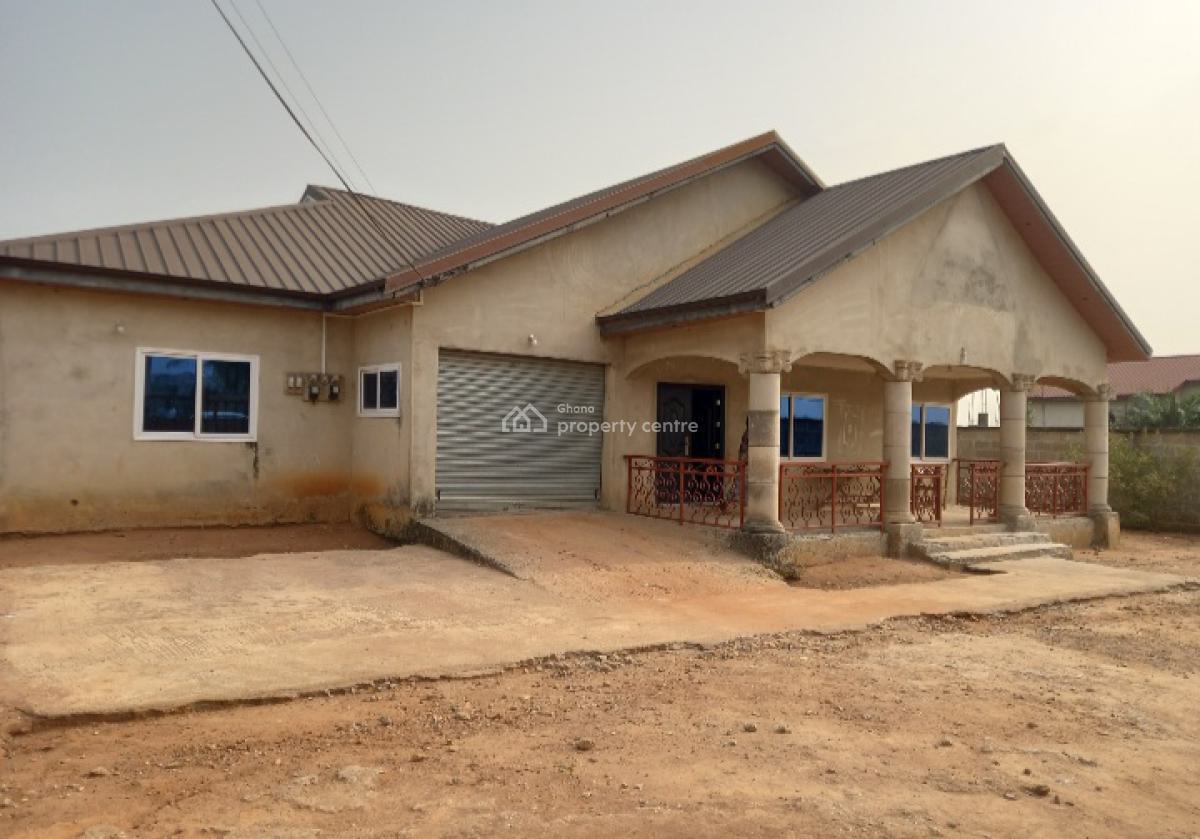 5 Bedrooms, Sokoban Apaaso, on Ahodwo Sokoban Road., Kumasi Metropolitan, Ashanti, House for Sale